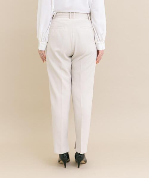 URBAN RESEARCH ROSSO WOMEN（アーバンリサーチ　ロッソ）の「『WEB/一部店舗限定』『SHORT/TALLサイズあり』ペプラムジレ+テーパードパンツ（セットアップ・レディース・ネイビー/ホワイト系その他/ブラック・38/SHORT/36/TALL）」の22枚目の写真