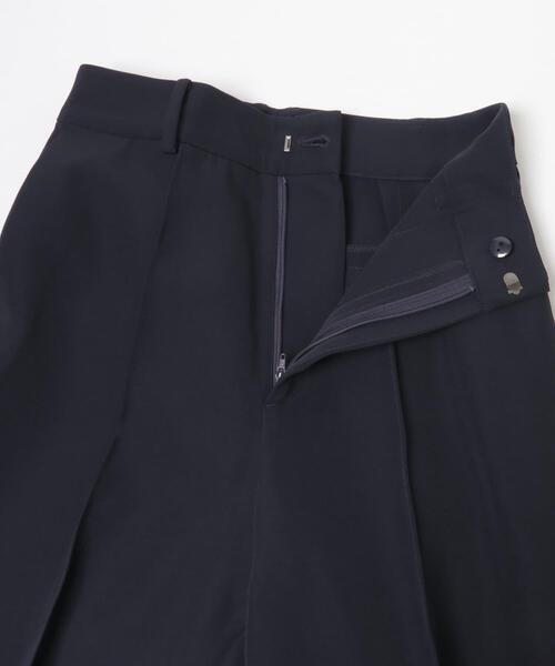 URBAN RESEARCH ROSSO WOMEN（アーバンリサーチ　ロッソ）の「『WEB/一部店舗限定』『SHORT/TALLサイズあり』ペプラムジレ+テーパードパンツ（セットアップ・レディース・ネイビー/ホワイト系その他/ブラック・38/SHORT/36/TALL）」の8枚目の写真