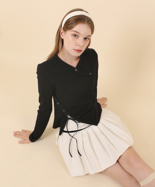CATTLINE(カトリン)の「VネックスリットTシャツ(ブラック)(Tシャツ/カットソー・レディース・その他・FREE)」の11枚目の写真