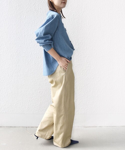 SHIPS（シップス）の「【WEB限定】〈洗濯機可能〉ライトオンス フリル デニム シャツ（シャツ/ブラウス・レディース・ライトブルー/ブルー・ONE SIZE）」の22枚目の写真