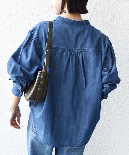 SHIPS（シップス）の「【WEB限定】〈洗濯機可能〉ライトオンス フリル デニム シャツ（シャツ/ブラウス・レディース・ライトブルー/ブルー・ONE SIZE）」の12枚目の写真