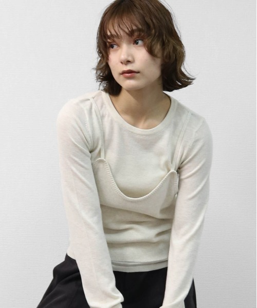 THE CELL.(ザセルドット)の「【WEB限定商品】キャミソールレイヤードソフトタッチニット LAYERED CAMISOLE SOFT-TOUCH KNIT(ニット/セーター・レディース・アイボリー/グレー・FREE)」の2枚目の写真