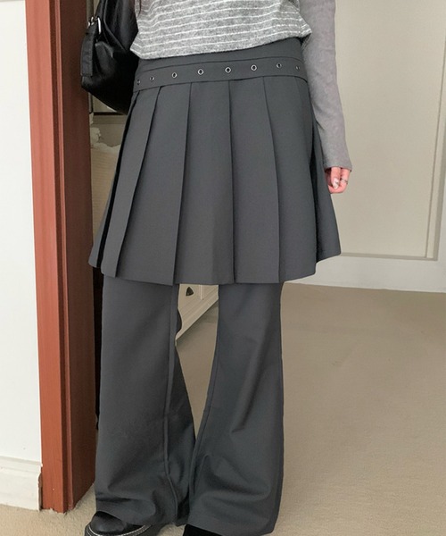 LYEON(リヨン)の「アイレットデザインレイヤードプリーツスカートフレアパンツ(その他パンツ・レディース・チャコールグレー/ブラウン/ブラック・FREE)」の13枚目の写真
