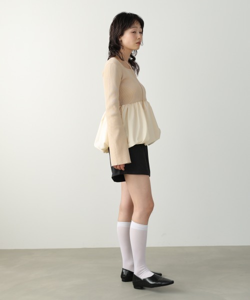 Bab(バブ)の「リボンネックペプラムバルーンニットトップス(Tシャツ/カットソー・レディース・ベージュ/アイボリー/ブラック・FREE)」の18枚目の写真