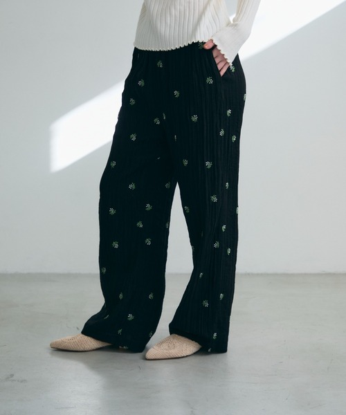 Trish(トリッシュ)の「シアー小花刺繍ルーズパンツ(スラックス・レディース・アイボリー/ブラック・FREE)」の10枚目の写真