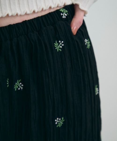 Trish(トリッシュ)の「シアー小花刺繍ルーズパンツ(スラックス・レディース・アイボリー/ブラック・FREE)」の12枚目の写真
