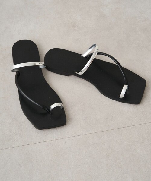 LOUNGEDRESS(ラウンジドレス)の「【GALENA/ガレナ】メタルラインフラットサンダル(サンダル・レディース・シルバー/ゴールド・36/37/38)」の1枚目の写真