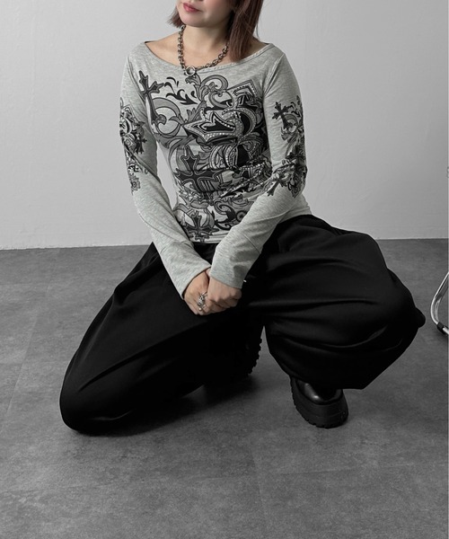 jiasecond.(ジアセカンド)の「【jiasecond.】クロスデザインカットソー / トップス カットソー Tシャツ 長袖 ラインストーン クロス グレー ZOZOTOWN限定(Tシャツ/カットソー・レディース・グレー・FREE)」の3枚目の写真