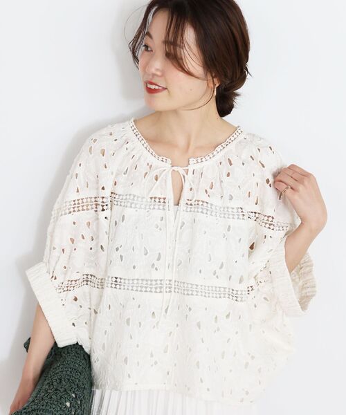 le.coeur blanc(ルクールブラン)の「TORRAZZO DONNAカットワークレースブラウス(シャツ/ブラウス・レディース・ブラック/ホワイト・38)」の5枚目の写真