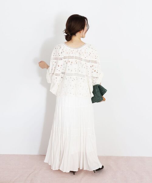 le.coeur blanc(ルクールブラン)の「TORRAZZO DONNAカットワークレースブラウス(シャツ/ブラウス・レディース・ブラック/ホワイト・38)」の13枚目の写真