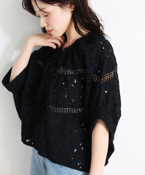 le.coeur blanc(ルクールブラン)の「TORRAZZO DONNAカットワークレースブラウス(シャツ/ブラウス・レディース・ブラック/ホワイト・38)」の18枚目の写真
