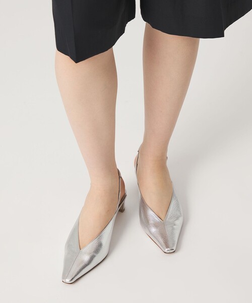 ODETTE E ODILE（オデットエオディール）の「センターシームバックベルト パンプス40↓↑（パンプス・レディース・シルバー/ブラック/ブラウン・23.5cm/23cm/22.5cm/22cm/25cm/24.5cm/24cm）」の6枚目の写真
