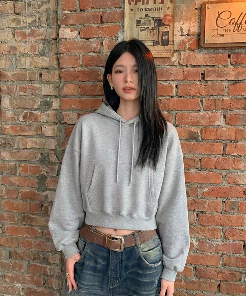 REBRENNER(リブレンナー)の「ベーシックオーバーサイズボリュームクロップフードパーカーグレー(パーカー・レディース・その他・LARGE/MEDIUM/SMALL)」の8枚目の写真