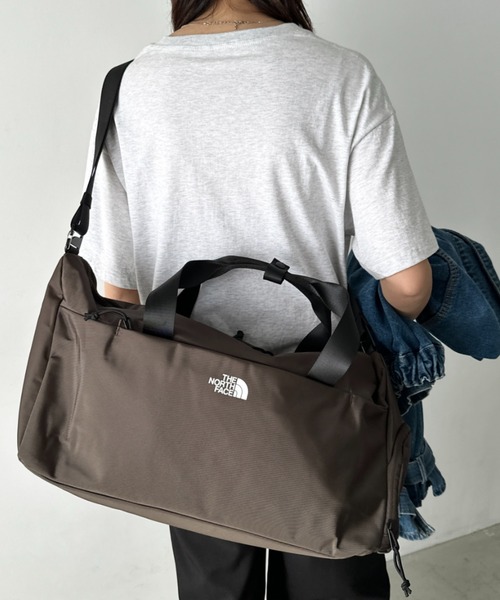 THE NORTH FACE(ザノースフェイス)の「THE NORTH FACE(ザ・ノースフェイス)/2WAY 大容量 ショルダー ボストン トラベル ダッフルバッグ ロゴプリント/SP DUFFLE BAG M(ボストンバッグ・レディース・ブラウン/ブラック・FREE)」の2枚目の写真