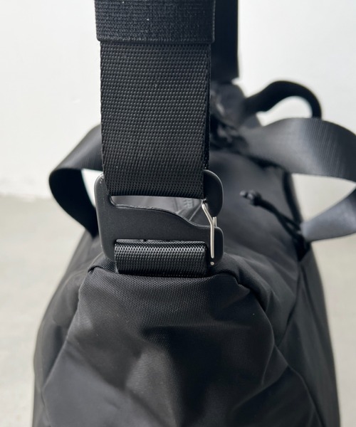 THE NORTH FACE(ザノースフェイス)の「THE NORTH FACE(ザ・ノースフェイス)/2WAY 大容量 ショルダー ボストン トラベル ダッフルバッグ ロゴプリント/SP DUFFLE BAG M(ボストンバッグ・レディース・ブラウン/ブラック・FREE)」の8枚目の写真
