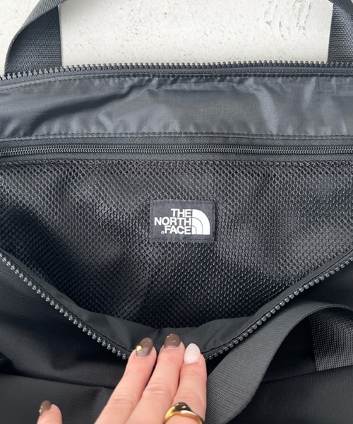 THE NORTH FACE(ザノースフェイス)の「THE NORTH FACE(ザ・ノースフェイス)/2WAY 大容量 ショルダー ボストン トラベル ダッフルバッグ ロゴプリント/SP DUFFLE BAG M(ボストンバッグ・レディース・ブラウン/ブラック・FREE)」の5枚目の写真