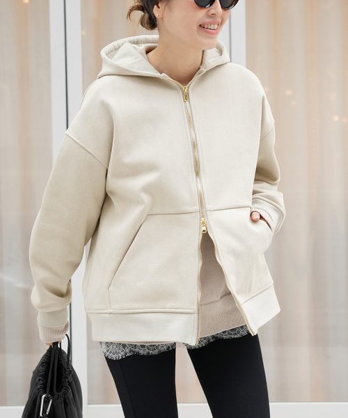 CALUX(キャラクス)の「CALUX フーディー(パーカー・レディース・ベージュ/チャコールグレー・FREE)」の2枚目の写真