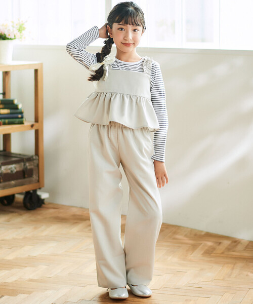 BeBe（ベベ）の「リネン調オックスブラウス+ロングパンツセットアップ(100~160cm)（セットアップ・キッズ・グリーン/ベージュ・130cm/150cm/140cm/120cm/110cm）」の2枚目の写真