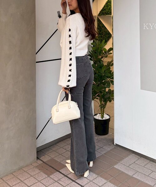 continuer de NICE CLAUP(コンティニューデナイスクラップ)の「【動くたび、キラキラ輝くストーンが主役】キラキラセミフレアデニム(デニムパンツ・レディース・その他/ブラック/ブルー・MEDIUM/SMALL)」の16枚目の写真