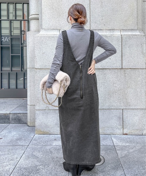 CURA CLOSET（キュラ クローゼット）の「【loverara.loverara コラボ】【セットアップ対応】デニムジャンパースカート/スタイルアップ/体型カバー（ジャンパースカート・レディース・ブルー/ライトブルー/ブラック系・C/フリー）」の5枚目の写真