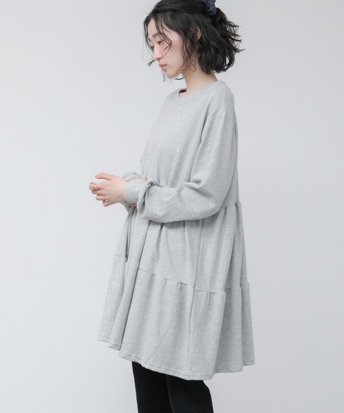 HEILIS(ヘイリス)の「ティアードカットワンピース / カットソー 長袖 ワンピース ミドル丈 膝丈 チュニック スエット スウェットライク ティアード 夏服 春服 秋服 韓国 無地 シンプル ノームコア カジュアル レイヤード シティガール マタニティ(ワンピース・レディース・グレー/ブラック・FREE)」の17枚目の写真