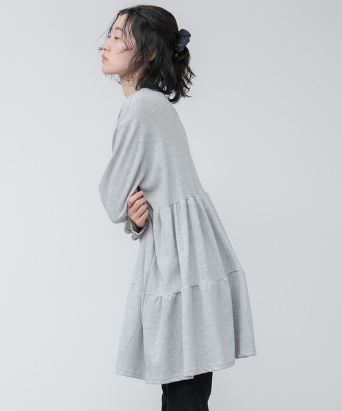 HEILIS(ヘイリス)の「ティアードカットワンピース / カットソー 長袖 ワンピース ミドル丈 膝丈 チュニック スエット スウェットライク ティアード 夏服 春服 秋服 韓国 無地 シンプル ノームコア カジュアル レイヤード シティガール マタニティ(ワンピース・レディース・グレー/ブラック・FREE)」の18枚目の写真