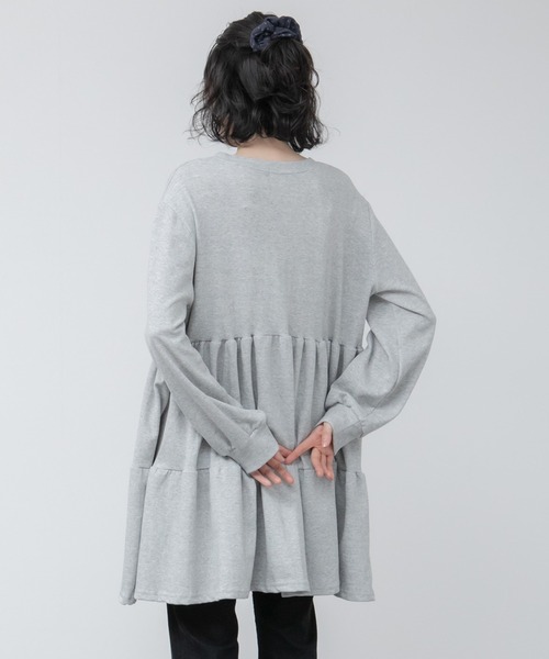 HEILIS(ヘイリス)の「ティアードカットワンピース / カットソー 長袖 ワンピース ミドル丈 膝丈 チュニック スエット スウェットライク ティアード 夏服 春服 秋服 韓国 無地 シンプル ノームコア カジュアル レイヤード シティガール マタニティ(ワンピース・レディース・グレー/ブラック・FREE)」の19枚目の写真