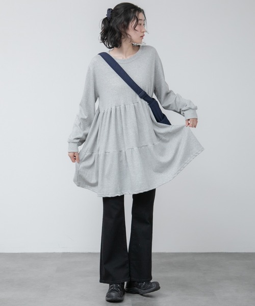 HEILIS(ヘイリス)の「ティアードカットワンピース / カットソー 長袖 ワンピース ミドル丈 膝丈 チュニック スエット スウェットライク ティアード 夏服 春服 秋服 韓国 無地 シンプル ノームコア カジュアル レイヤード シティガール マタニティ(ワンピース・レディース・グレー/ブラック・FREE)」の20枚目の写真