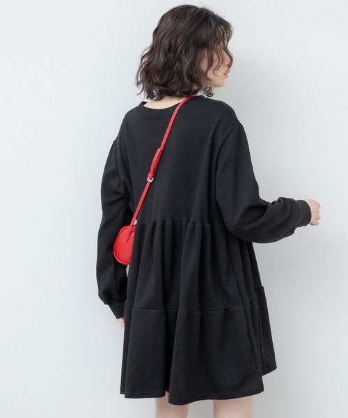 HEILIS(ヘイリス)の「ティアードカットワンピース / カットソー 長袖 ワンピース ミドル丈 膝丈 チュニック スエット スウェットライク ティアード 夏服 春服 秋服 韓国 無地 シンプル ノームコア カジュアル レイヤード シティガール マタニティ(ワンピース・レディース・グレー/ブラック・FREE)」の5枚目の写真