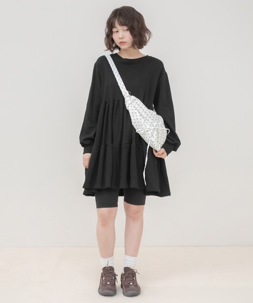 HEILIS(ヘイリス)の「ティアードカットワンピース / カットソー 長袖 ワンピース ミドル丈 膝丈 チュニック スエット スウェットライク ティアード 夏服 春服 秋服 韓国 無地 シンプル ノームコア カジュアル レイヤード シティガール マタニティ(ワンピース・レディース・グレー/ブラック・FREE)」の10枚目の写真