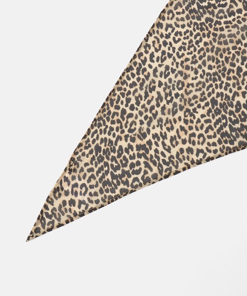 UNITED ARROWS(ユナイテッドアローズ)の「プリント スカーフ(ストール/ショール・メンズ・その他5/その他2/その他6/その他4/その他1/ケリーグリーン/ベージュ/ダークブラウン/ブラック/その他3・FREE)」の17枚目の写真