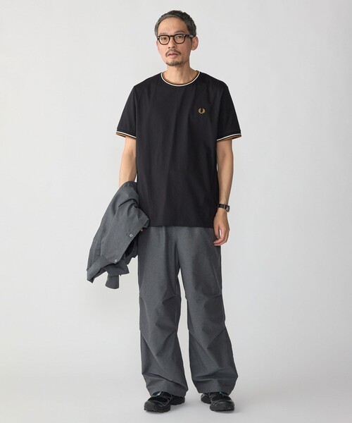 SHIPS(シップス)の「FRED PERRY: M1588V_TWIN TIPPED(Tシャツ/カットソー・メンズ・ブラック/コバルトブルー/ダークグレー・SMALL/MEDIUM/LARGE/X-LARGE)」の4枚目の写真