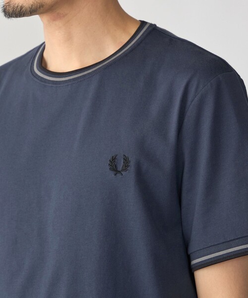 SHIPS(シップス)の「FRED PERRY: M1588V_TWIN TIPPED(Tシャツ/カットソー・メンズ・ブラック/コバルトブルー/ダークグレー・SMALL/MEDIUM/LARGE/X-LARGE)」の15枚目の写真