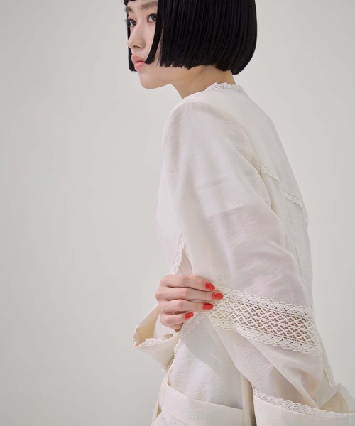 FETICO（フェティコ）の「【FETICO/フェティコ】《STUDIOUS別注》別注 LACE-PANELED JACKET/レースパネルドジャケット/シャツジャケット（ノーカラージャケット・レディース・ブラック/アイボリー・36/38）」の18枚目の写真