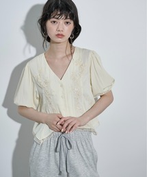 フラワーレース刺繍Vネッククロップドブラウス