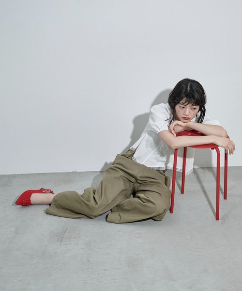 THE YOn(ザヨン)の「フラワーレース刺繍Vネッククロップドブラウス(シャツ/ブラウス・レディース・オフホワイト/クリーム/ブラック・FREE)」の16枚目の写真
