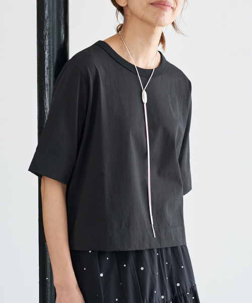 IENA(イエナ)の「クロップドTシャツ(Tシャツ/カットソー・レディース・ブラック/ブラウン系その他/ホワイト/レッド・FREE)」の10枚目の写真