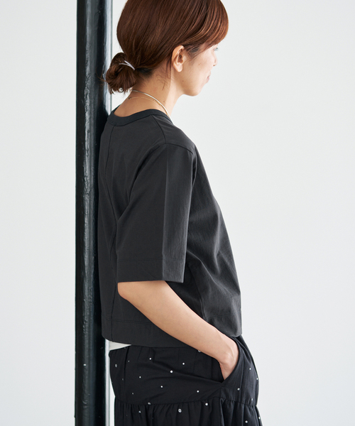IENA(イエナ)の「クロップドTシャツ(Tシャツ/カットソー・レディース・ブラック/ブラウン系その他/ホワイト/レッド・FREE)」の12枚目の写真