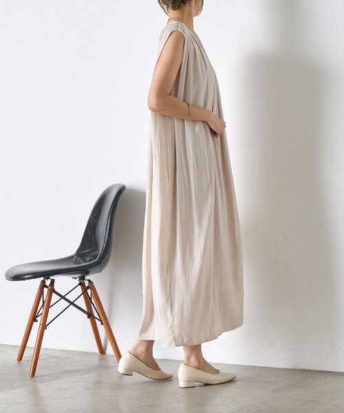 Jena espace merveilleux（ジェナ　エスパスメルヴェイユ）の「ベルト付きギャザーワンピ（ワンピース・レディース・ブラック/チャコールグレー/アイボリー・FREE）」の7枚目の写真