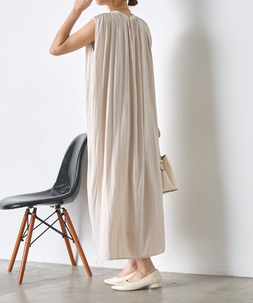 Jena espace merveilleux（ジェナ　エスパスメルヴェイユ）の「ベルト付きギャザーワンピ（ワンピース・レディース・ブラック/チャコールグレー/アイボリー・FREE）」の9枚目の写真