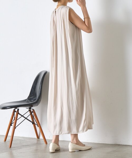 Jena espace merveilleux（ジェナ　エスパスメルヴェイユ）の「ベルト付きギャザーワンピ（ワンピース・レディース・ブラック/チャコールグレー/アイボリー・FREE）」の15枚目の写真