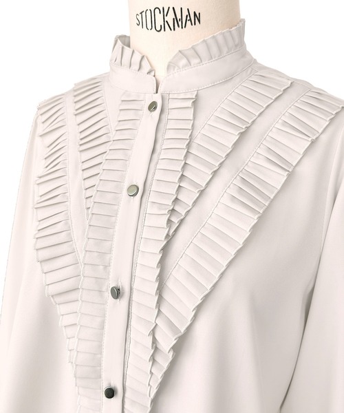 RUIRUE BOUTIQUE(ルイルエブティック)の「洗える ストレッチ | プリーツ スタンドカラー ブラウス(半袖) | レディース 体型カバー オフィスカジュアル きれいめ 上品 無地 華やか トップス シャツ(シャツ/ブラウス・レディース・ホワイト/チャコールグレー/ライトベージュ・S/LL/L/M)」の15枚目の写真