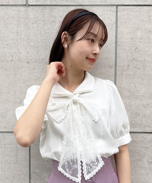 an another angelus(アンアナザーアンジェラス)の「レースリボンタイ付き5分袖ブラウス/fint フィント(シャツ/ブラウス・レディース・オフホワイト/ミント/ブルーグレー・FREE)」の2枚目の写真