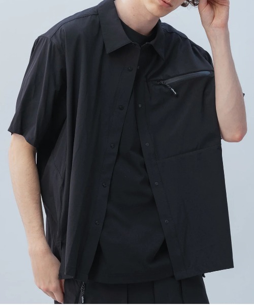 +phenix(プラスフェニックス)の「【+phenix / プラスフェニックス】AIRFLOW S/S SHIRT Aerapix採用 止水ファスナー 半袖 シャツ(シャツ/ブラウス・メンズ・ブラック・MEDIUM/LARGE/X-LARGE)」の7枚目の写真