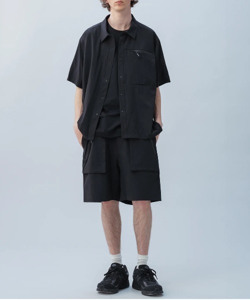 +phenix(プラスフェニックス)の「【+phenix / プラスフェニックス】AIRFLOW S/S SHIRT Aerapix採用 止水ファスナー 半袖 シャツ(シャツ/ブラウス・メンズ・ブラック・MEDIUM/LARGE/X-LARGE)」の4枚目の写真