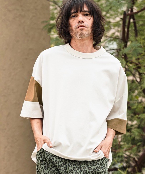 CAMBIO(カンビオ)の「mt10470- Asymmetry Switch Cut sew デザインTシャツ(S69026cmb)(Tシャツ/カットソー・メンズ・キナリ/ベージュ系その他/ブラック×グレー/チャコールグレー×ブラック・L/M/S)」の2枚目の写真