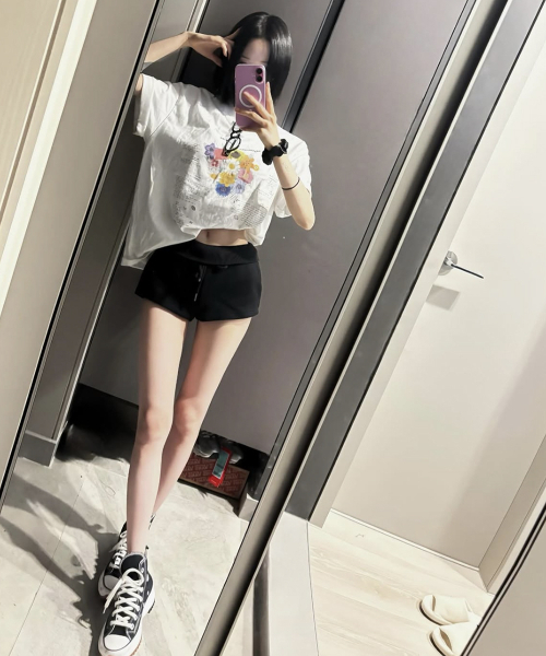 mydeepbluememories（マイディープブルーメモリーズ）の「MM TWELVE FLOWER T-Shirts (White)（Tシャツ/カットソー・レディース・ホワイト・SMALL/LARGE）」の2枚目の写真