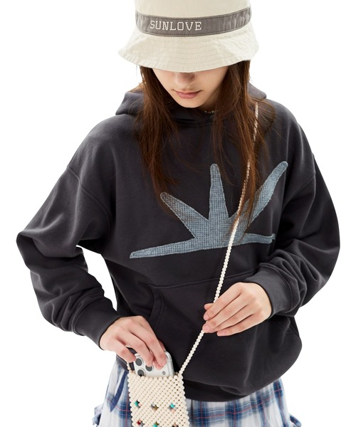 SUNLOVE(サンラブ)の「Daybreak Hoodie(パーカー・レディース・ブラウン/グリーン/チャコール/ネイビー/イエロー・S/M/L/XL)」の11枚目の写真