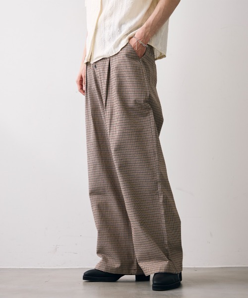 Shoowtime(ショウタイム)の「Tuck check wide slacks / タックチェックワイドスラックス(スラックス・メンズ・クリーム・MEDIUM/LARGE/X-LARGE)」の1枚目の写真