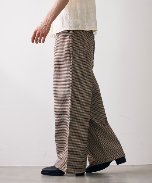 Shoowtime(ショウタイム)の「Tuck check wide slacks / タックチェックワイドスラックス(スラックス・メンズ・クリーム・MEDIUM/LARGE/X-LARGE)」の4枚目の写真